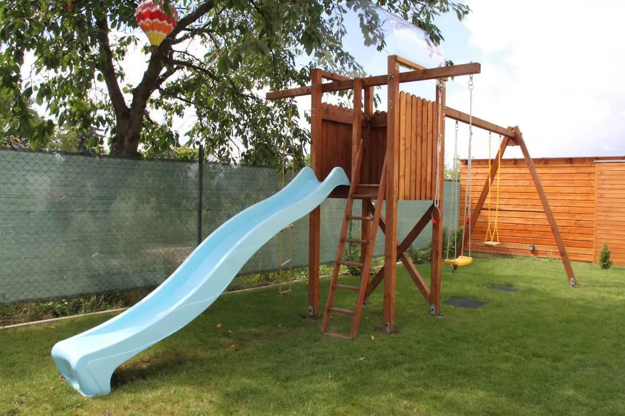 Appartamento Lovely Apartment, Garden, Parking, Wifi, Netflix Praga