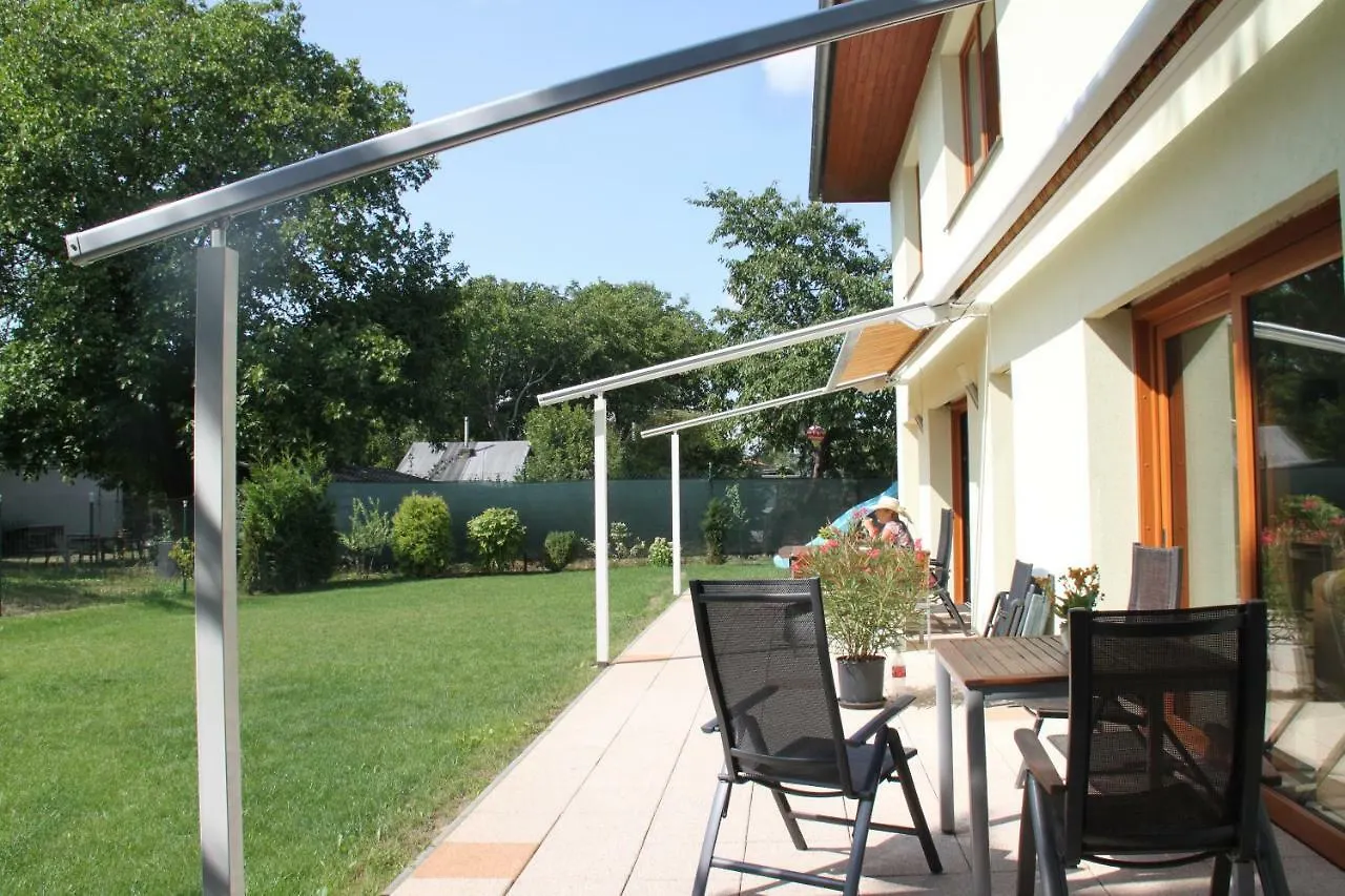 Lovely Apartment, Garden, Parking, Wifi, Netflix Praga Appartamento