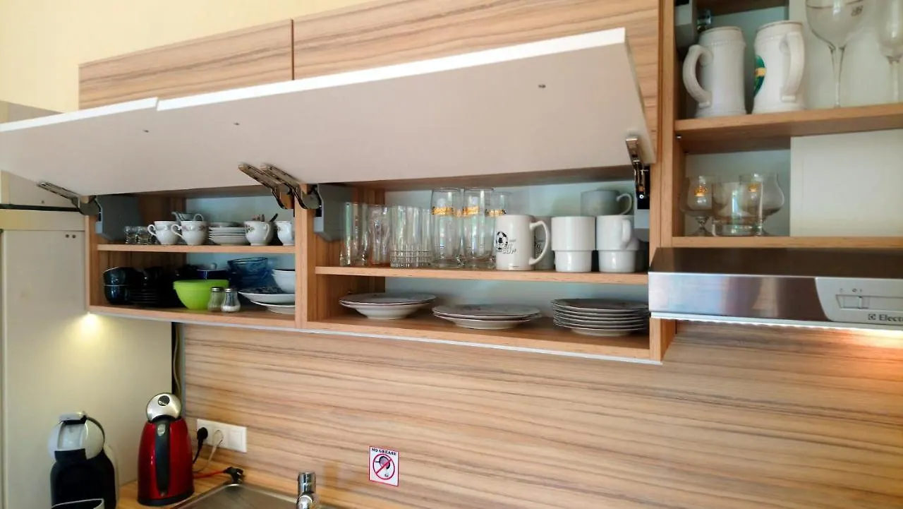 Lovely Apartment, Garden, Parking, Wifi, Netflix Prague Apartment
